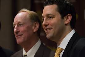 Former Valpo star Bryce Drew takes over for father to become program's 21st  coach