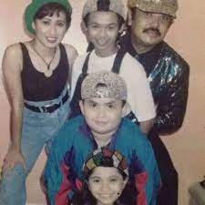 Find and view instagram account @nik_fadzil to never miss new stories, reels, guides, photos and videos. Tora Datang Lagi Rancangan Cili Padi Yang Disiarkan Pada Tahun 1993 Merupakan Sebuah Drama Bersiri Arahan Aziz M Osman Drama Bersiri Yang Disiarkan Sebanyak Tiga Musim Iaitu 13 Episod Setiap Satu
