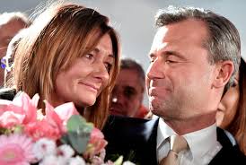 Austrian rightwing candidate norbert hofer shakes hands with supporters in vienna. Norbert Hofer Der Nette Blaue Von Nebenan News At