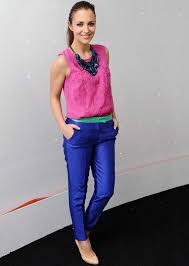 Calça Azul Combina Com Que Cor De Blusa Rosa Y Azul Rey Cool Outfits Colorful Fashion Colourful Outfits
