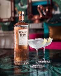 Its Elegance Is In Its Simplicity Enjoy The Classic Martini With The Vodka That S Handmade For Real N Nthe Elyx Ma Absolut Elyx Absolut Absolut Elyx Vodka