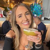 Kimberley Carson's Instagram, Twitter & Facebook