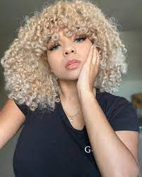 Girls and women at a younger age, those below 30 years, are well suitable in this hairstyle than others. Short Haircuts For Oval Faces And Curly Hair 130