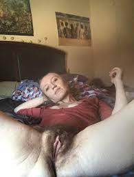 Ist meine Muschi zu groß und behaart für dich zum Ficken?