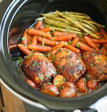 Une Recette De Poulet Et Legumes Dans Une Sauce Miel Et Ail A La Mijoteuse Recipe Crockpot Chicken Dinners Honey Garlic Chicken Chicken Dinner