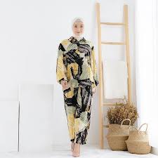 Meskipun kini sedang hamil muda style hijab saat hamil aghnia punjabi membuatnya semakin kece. Jual Setelan Ootd Ala Selebgram Terbaru Lazada Co Id
