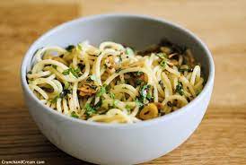 Simple Garlic Basil Pasta Crunch Cream
