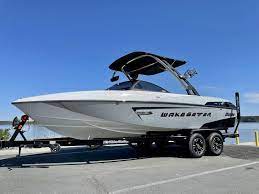 Msrp on this boat was 144,828.00. 2014 Malibu Boats Wakesetter 23 Lsv Nc Wake Boats
