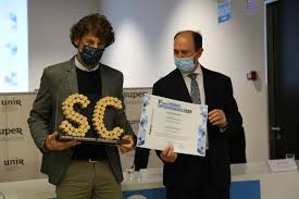 Apunta el teléfono gratuito de la fundación caser. El Seguro Caser Hogar Amayores Premio Supercuidadores Grupo Aseguranza