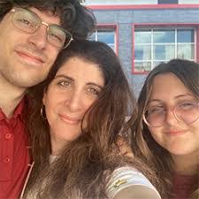 Lisa Ebeling's Instagram, Twitter & Facebook