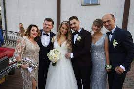 Kościół świętego krzyża w grabówce to niezwykle urokliwe miejsce, drewniane wnętrze tworzy. Slub Syna Krola Disco Polo Zenka Martyniuka Daniel Martyniuk I Ewelina Golczynska Powiedzieli Sobie Sakramentalne Tak Zdjecia Belchatow Nasze Miasto