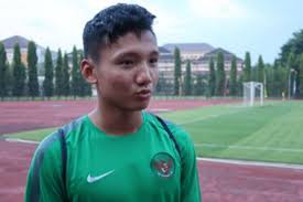 Selanjutnya, zulfiandi (timnas indonesia senior), fachruddin wahyudi aryanto (timnas), satria syahrian abimanyu merupakan salah satu gelandang muda yang memiliki kualitas di lini tengah. Syahrian Abimanyu Tetap Percaya Diri Dengan Timnas U 19 Indonesia Meski Belum Bermain Maksimal Bolasport Com