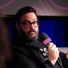 Mike Garth's Instagram, Twitter & Facebook