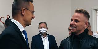Nem csupán káprázatosan nagy gólt lőtt dzsudzsák balázs, hanem történelmi jelentőségűt is: A Mediacentrum Debrecen Epuleteben Futott Ossze Szijjarto Peter Es Dzsudzsak Balazs Videoval Debrecen Hirei Debreceni Hirek Debrecen Es Hajdu Bihar Megye Hirei Dehir Hu