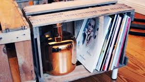 Mit geflammten holz in unterschiedlichen größen bestellen. Tisch Aus Weinkisten Couchtisch Selber Bauen Otto