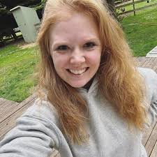 Erika Kirk does not go to nail salons…they come to her. Since she is in the  public eye, it's important she keeps up her appearance especially  considering is speaking at her Husbands