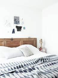 door as a headboard vtwonen slaapkamerinterieur bed zonder hoofdeinde een slaapkamer inrichten