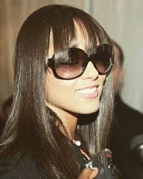 Put It In A Love Song Alicia Keys Feat Beyoncé Smokin Aces Promo Oval Sunglasses Alicia Keys Alicia Keys Style