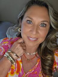 ✨💎 Add a little sparkle to what you're already doing! I'm a big believer  in multiple streams of income — being smart with your finances gives you  freedom, options, and an amazing