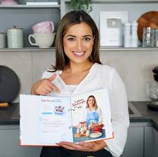 Witch's delivery service), is a movie about a witch named kiki who goes to live on her own for a year, just like all witches must do at her age. Kikis Kitchen Endlich Kann Ich Euch Von Dem Projekt Facebook
