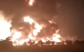 Kilang minyak pertamina di desa balongan, kabupaten indramayu, jawa barat, terbakar hebat pada 29 maret 2021, sekitar pukul 00.45 wib. Jbr7dt73v5o2rm