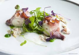 Lo sbalzo termico arriccerà i tentacoli e li ammorbidirà. Come Fare L Insalata Di Polpo La Ricetta Originale Con Olio Pregio