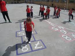 Top 25 【 juegos tradicionales para niños】 ▷ los juegos populares que hemos jugado toda la vida, juegos de juegos tradicionales:el teléfono escacharrado, el juego consiste en que un niño le transmite un mensaje a otro al oído rápidamente, este debe. Juegos Tradicionales De Quito 5 Juegos Tradicionales Para Retomar Esta Cuarentena De10 Es Importante Considerar Y Rescatar Los Juegos Tradicionales De Nuestro Pais Reconsiderando Que Son Juegos Divertidos Que