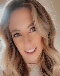 Sarah Swenson's Instagram, Twitter & Facebook