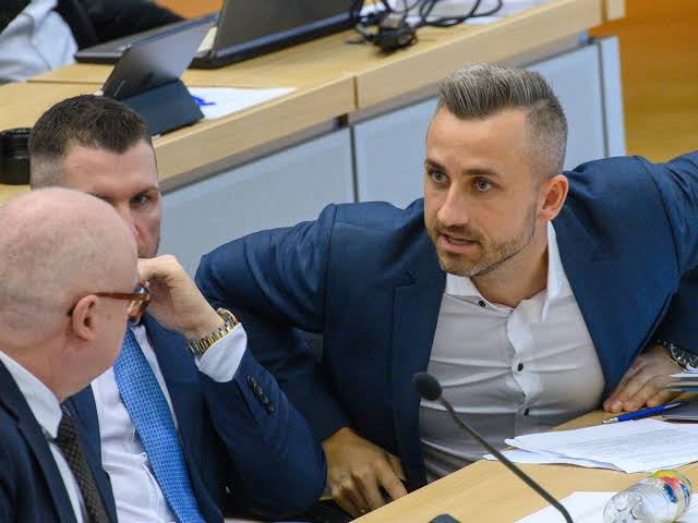 Verwandtenaffäre in der AfD: Eigene Leute sehen Wahlsieg in Sachsen-Anhalt  gefährdet | FAZ