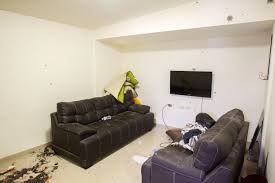 Bidding on the notorious drug lord's home office on calle rio humaya is due to start at $107,349. El Chapo S Safe House Pictures See The Drug Lord S Mexico Home Before His Capture