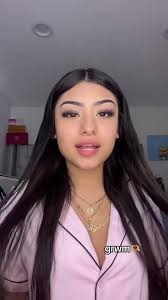 How Does Amanda Do Her Eyebrows