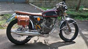 Nah bagi yang penasaran ingin melihat kawasaki w175 saat dirubah menjadi motor bergaya cafe racer, silahkan simak informasi kami sebelumnya mengenai modifikasi kawasaki w175. Modifikasi Honda Gl100 Bergaya Cafe Racer Nyaman Buat Boncengan Otomotif Liputan6 Com
