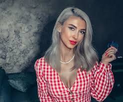 Andreea balan lyrics with translations: Andreea BÄƒlan A Sunat La Pro Tv DupÄƒ George Burcea A Vrut SÄƒ TrimitÄƒ Un Notar DupÄƒ El La FermÄƒ Click Mobile