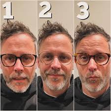 🚨🚨Ich brauche Deine Hilfe 😀 Welche Brille soll ich in Zukunft tragen? 👓  Schreib mir deinen Favorit in die Kommentare ⤵️ Merciii 😘 @fielmann  #umfrage