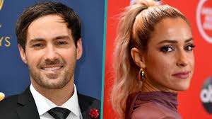 The true comfort cookbook author, 33, was pictured kissing comedian jeff dye at a bar in chicago as seen in footage obtained by tmz. Kristin Cavallari Jeff Dye Heat Up Romance With Pda Packed Trip To Mexico