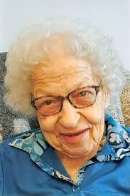 Karen Smeltzer's Instagram, Twitter & Facebook