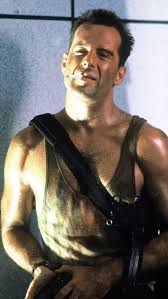 Il réalise au passage un film totalement culte, très apprécié des amateurs du cinéma d'action. John Mcclane Wiki Die Hard Fandom