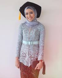Inspirasi Model Kebaya Wisuda Hijab Ala Selebgram Indonesia