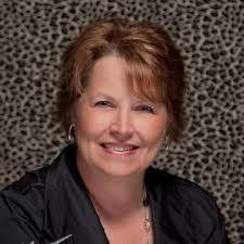 Farrah Nguyen's Instagram, Twitter & Facebook