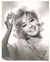 Carol Lesley's Instagram, Twitter & Facebook