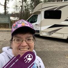 Sandy Bedell's Instagram, Twitter & Facebook