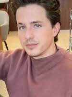 Begini Tingkah Konyol Charlie Puth Dan Adam Levine Bila Bertemu