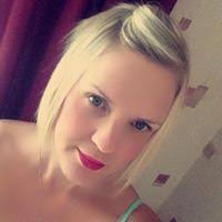 Anna Gowing's Instagram, Twitter & Facebook