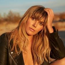 Dena Bowen's Instagram, Twitter & Facebook