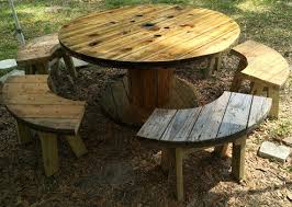 Table De Bobine De Fil Avec Bancs Spool Furniture Wooden Spool Tables Wire Spool Tables