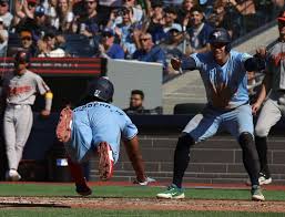 Ale Garces curves revealed - graphic material galore