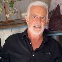 Robert Nilo's Instagram, Twitter & Facebook