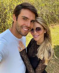 Usando as peças da nova coleção flow, a modelo foi clicada em uma … Nasce Ester Filha Do Ex Jogador Kaka E Da Modelo Carol Dias Shotoe