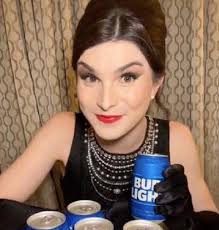 BREAKING: Dylan Mulvaney wants to leave the United States for England.  Start packing today!