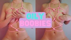 油腻的束缚鲣鸟露出天然的山雀